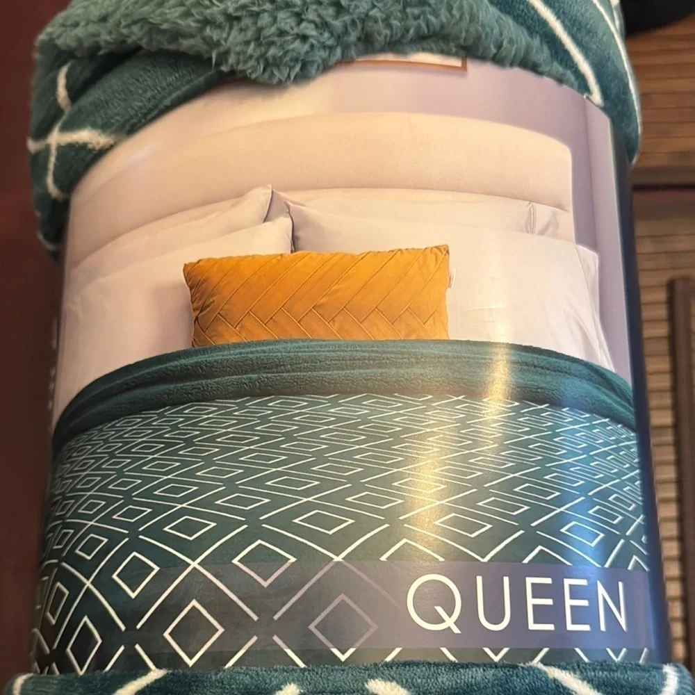 Life Comfort Sherpa Fleece Blanket Queen Green & White
